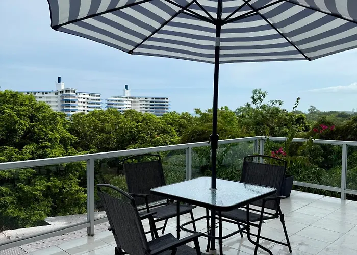 Coronado Beach Unique Balcony Apartment